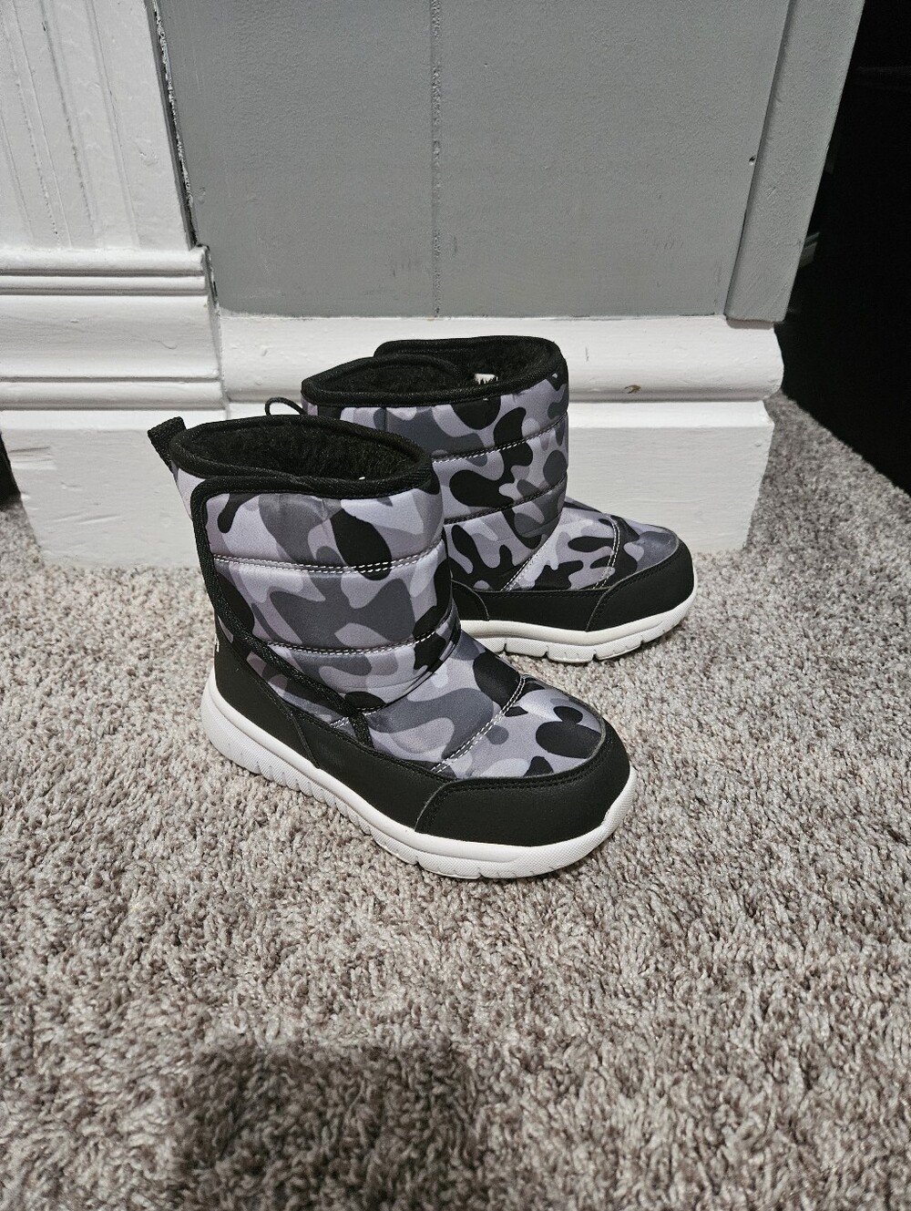 Kids Winter Snow Boots - Black & Gray Camo
